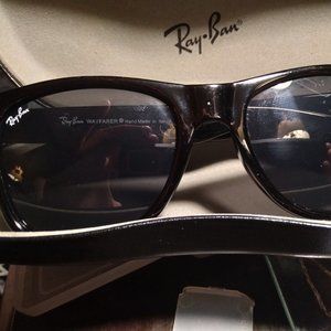 Ray-Ban RB2140 Original Wayfarer Classic Sunglasses with Black Frames